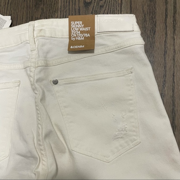H&M Slight Distressed White Jeans - Picture 2 of 7